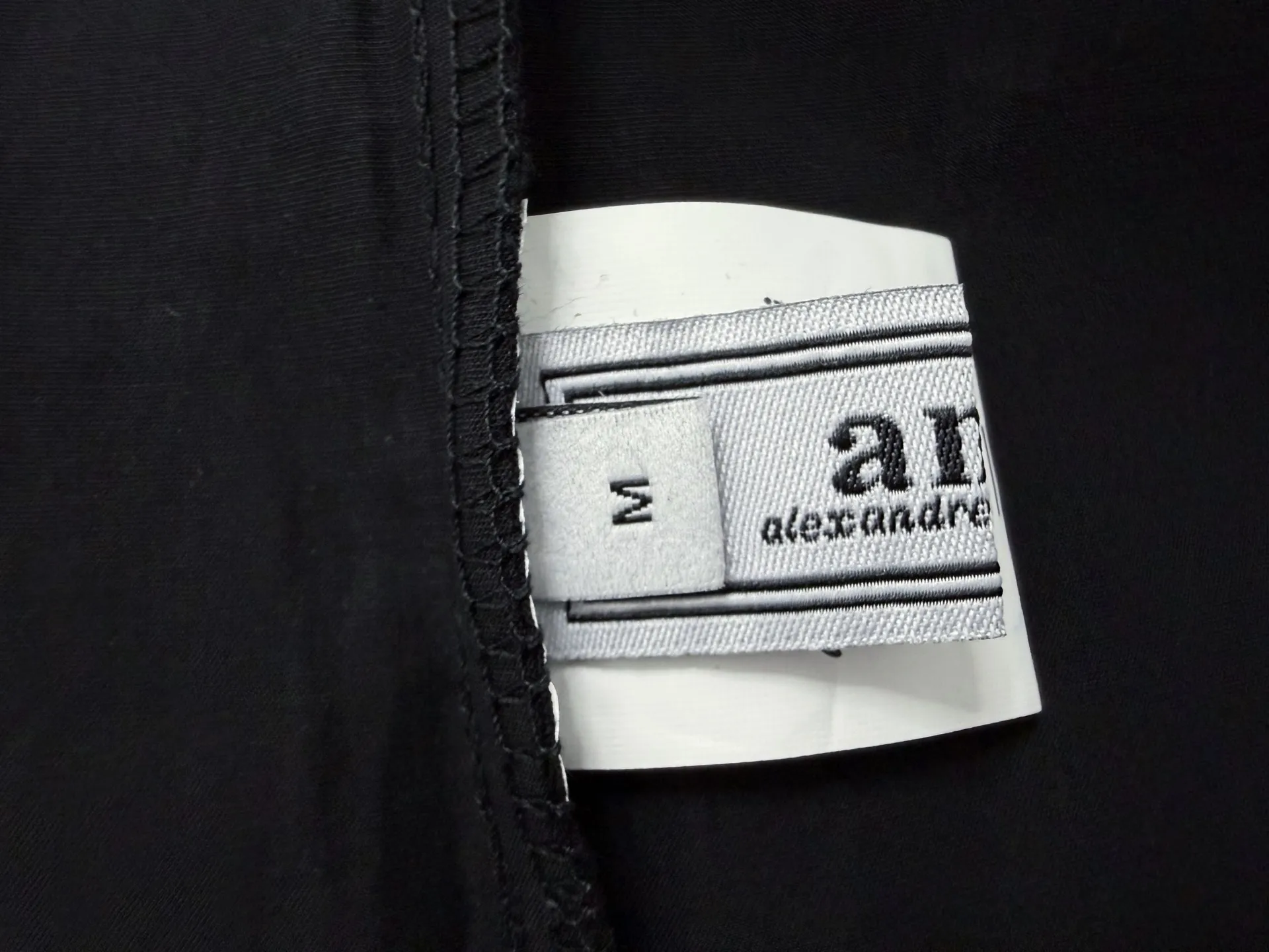 [AMI] Love SS Spring and Summer New Arrival simple long-sleeved shirt, linen cotton fabric, Classic simple design, refreshing tones, super super awesome colors, the most worth buying item this season, simple and elegant small design, fashionable must-have, super easy to control! Size：S-XL
